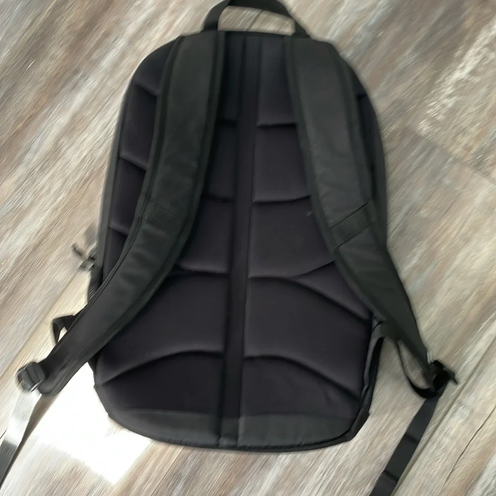 Thule Black Achiever Backpack